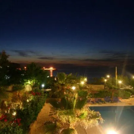 Hotell Angela 3*